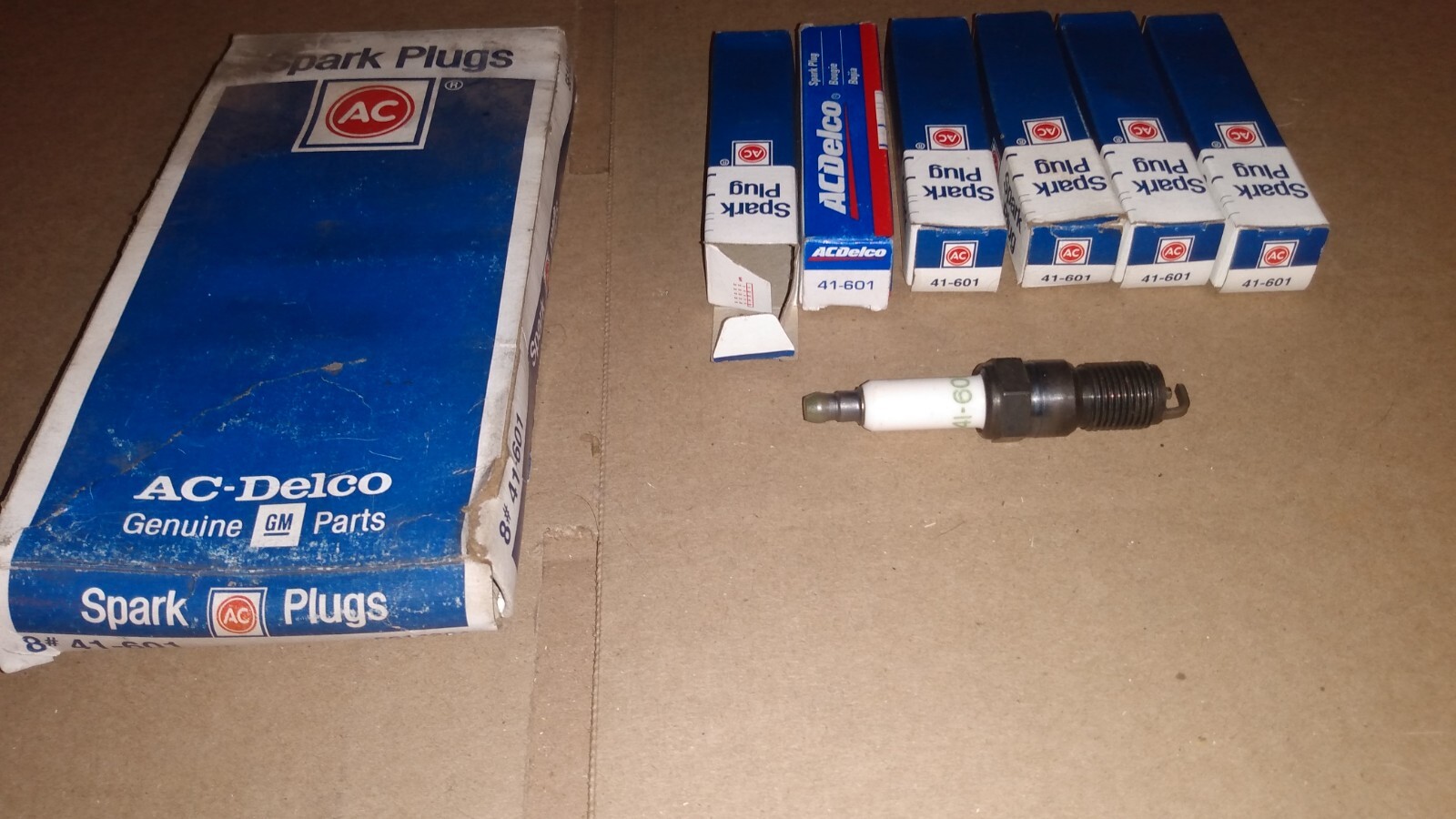 ACDelco Spark Plugs 41-601 -- lot Of 6