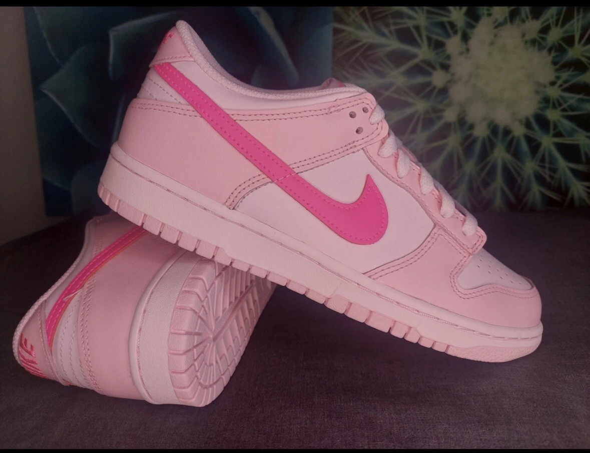 triple pink nike dunks