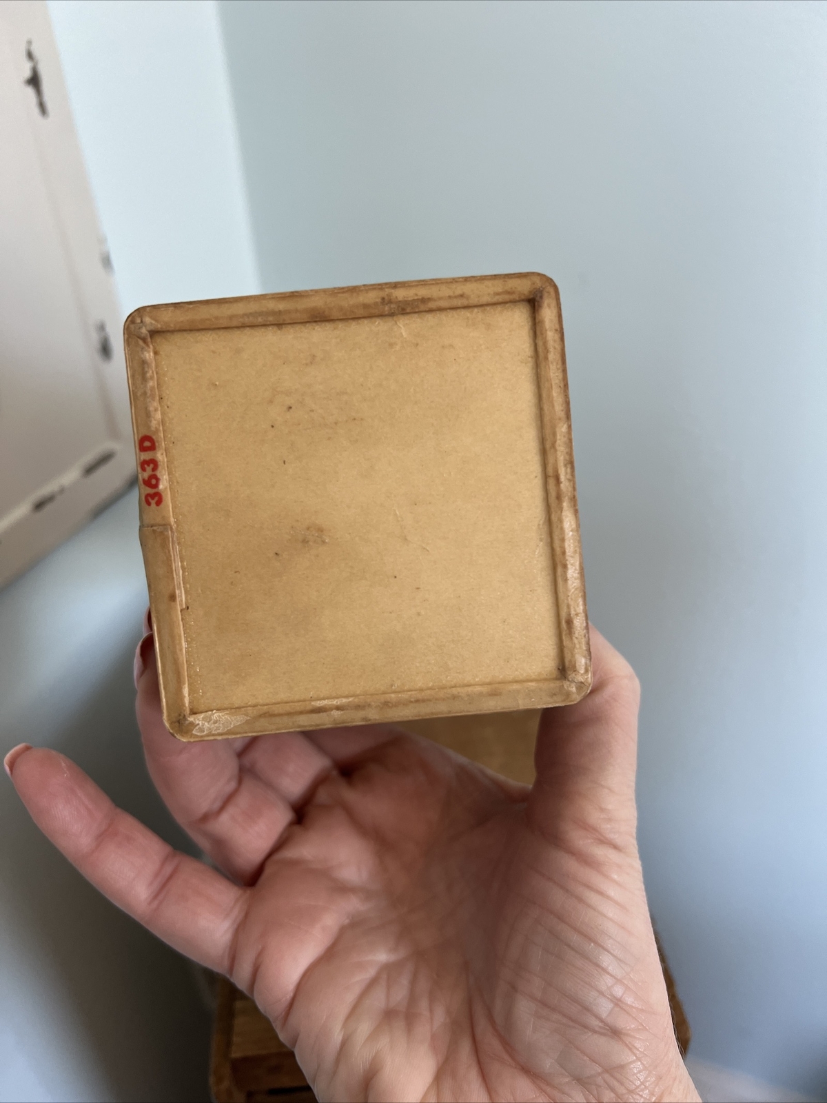 Quart Wax Milk Carton Borden Egg Nog Elsie The Cow New York NY