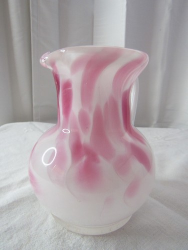 WHITE AND PINK SWIRLED HAND BLOWN PITCHER WITH APPLIED HANDLE MADE BY PILGRIM - Picture 3 of 7