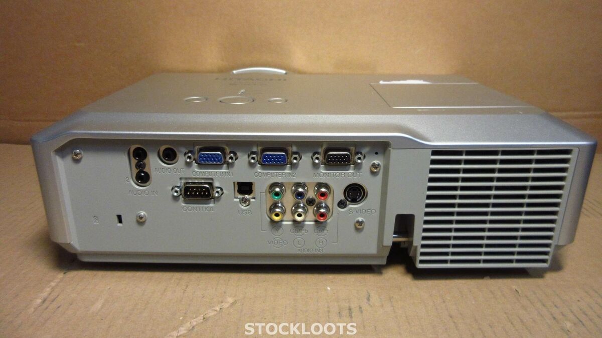 HITACHI CP-X300 Projector Beamer 3LCD XGA 2600 LUMENS - No HITACHI CP-X300 Projector Beamer 3LCD XGA 2600 LUMENS - No