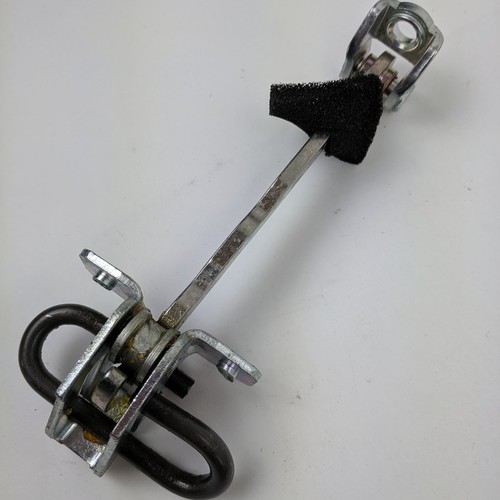 Butée charnière de porte avant d'origine Vauxhall / Opel Corsa C Meriva A GM 24413389