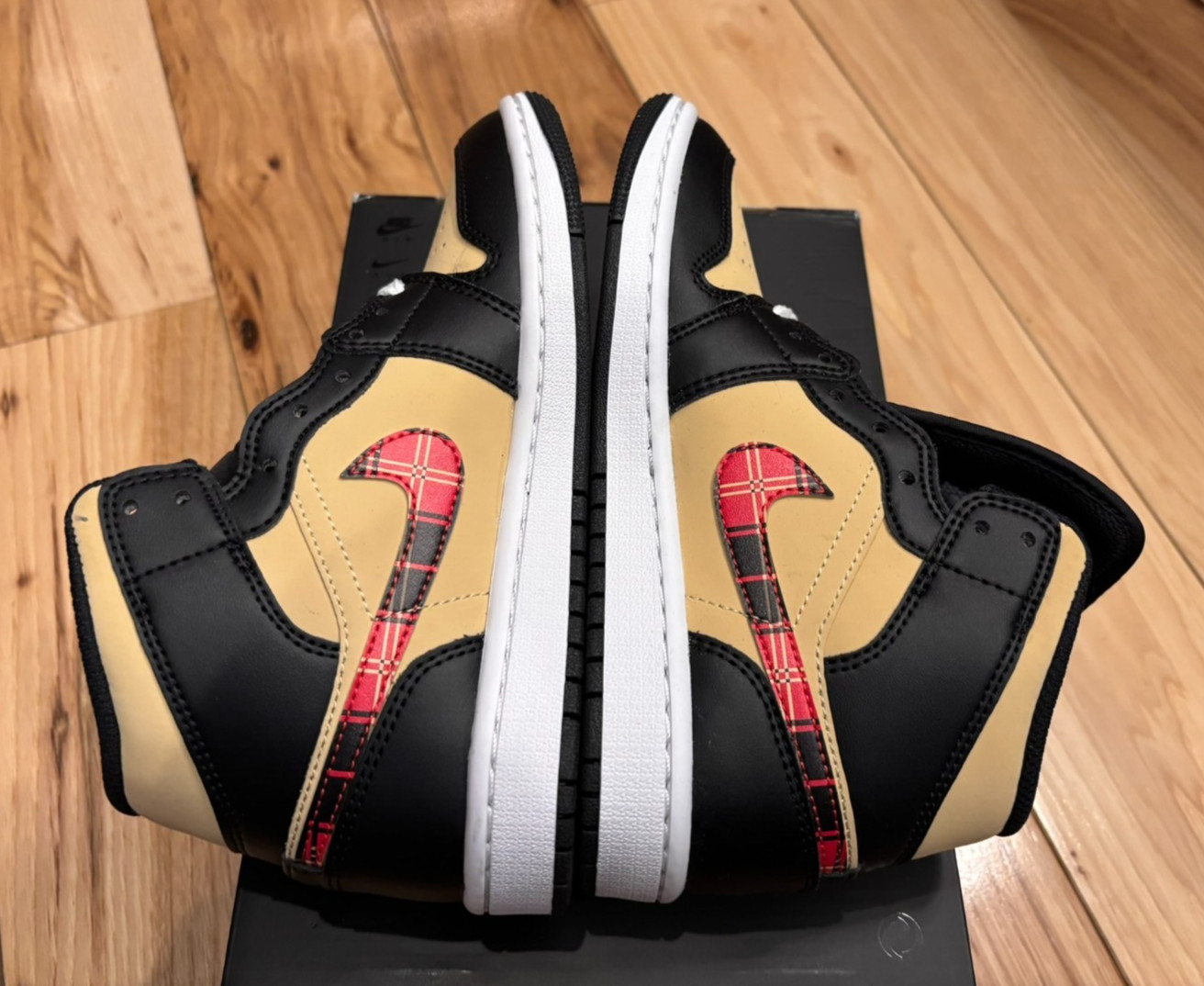 Nike Air Jordan 1 Mid SE Tartan Black Multi-color Sesame DZ5329 001 Men's Size 4 thumbnail 7