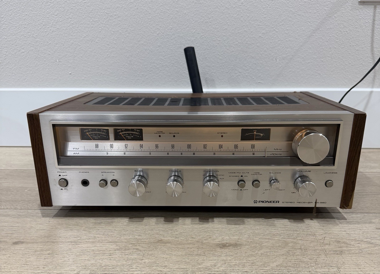Vintage Pioneer SX-580 Stereo Receiver Untested