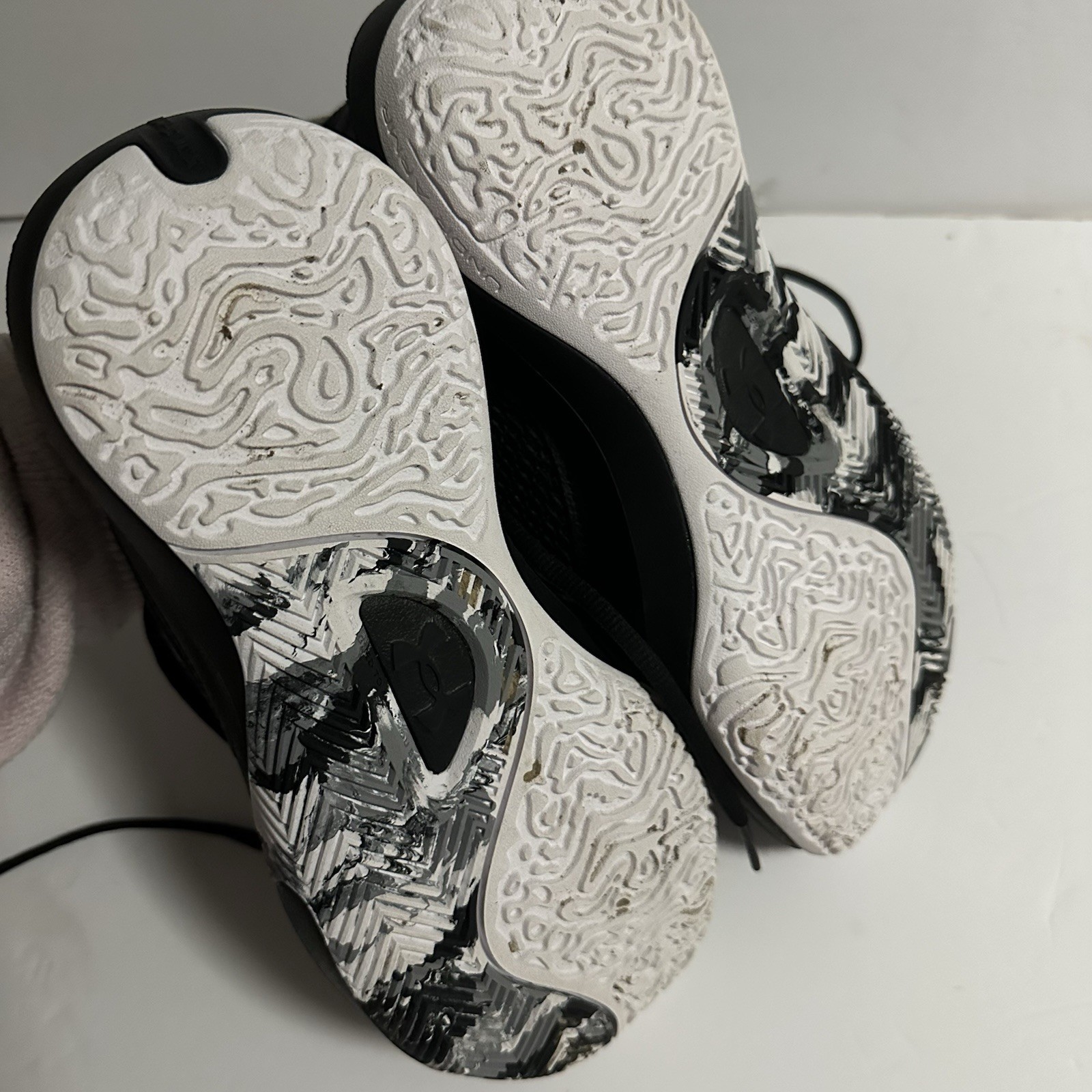 SAOLA Scarpe da basket nere Under Armour Lockdown 6 da ragazzo taglia 6 anni sneakers