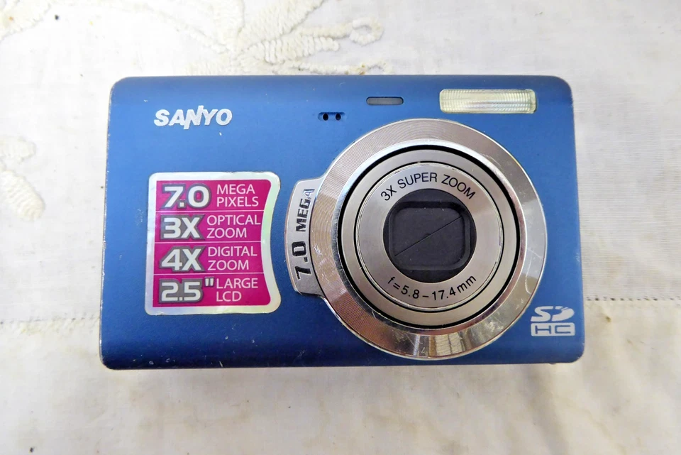 Sanyo VPC-T700 7.0MP Compact Digital Camera Blue - Working - Boxed - Image 3 of 4