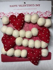 HAPPY VALENTINES DAY RED HEARTS PEARLS CREAM POM POMS 6 FT GARLAND FELT NIP