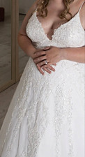 Oleg Cassini Plus 24 Ivory Lace Beaded V-Neck Ball Gown Boned Bodice