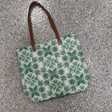 Thirty-one Around Town Tote Deco Palm Pebble ~ Green ~ Cream ~ Bag ~ Purse