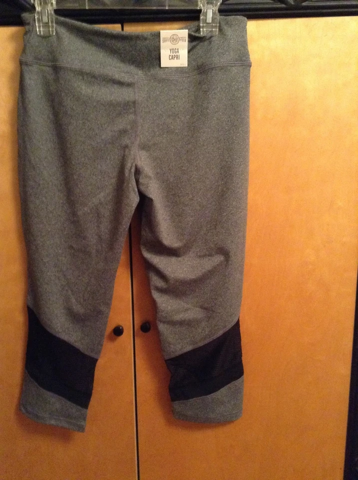 SO grey and black yoga capri size L - Image 3 of 3