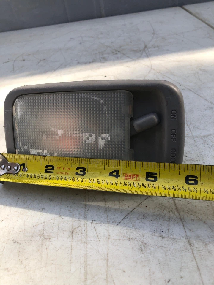 Chevrolet Geo Prizm 2002 luz interior trasera consola superior lámpara de lectura OEM Foto 3 de 4