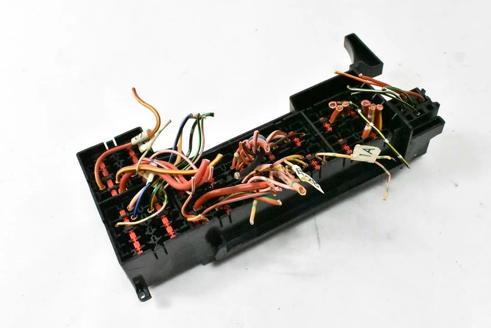 MERCEDES R170 SLK230 1997-2000 CAJA DE FUSIBLES COMPARTIMIENTO MOTOR Foto 3 de 4