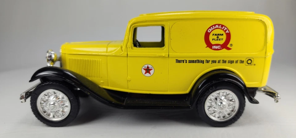 Банк монет Farm & Fleet ERTL NO1883 * 1932 Ford Delivery Van * масштаб 1/25 7 дюймов с ключом - Изображение 3 из 4