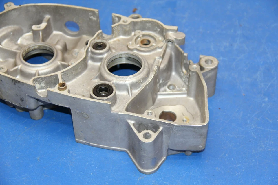 Suzuki Gaucho 50 TS50 1973 71-74 cárter motor medio lado izquierdo motor Carter Foto 2 de 4