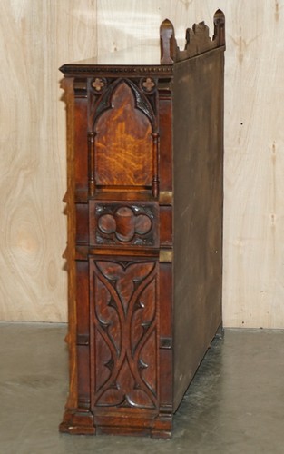 EXQUISITE & IMPORTANT ORNATELY HAND CARVED GOTHIC REVIVAL PUGIN STYLE BOOKCASE - Picture 15 of 20