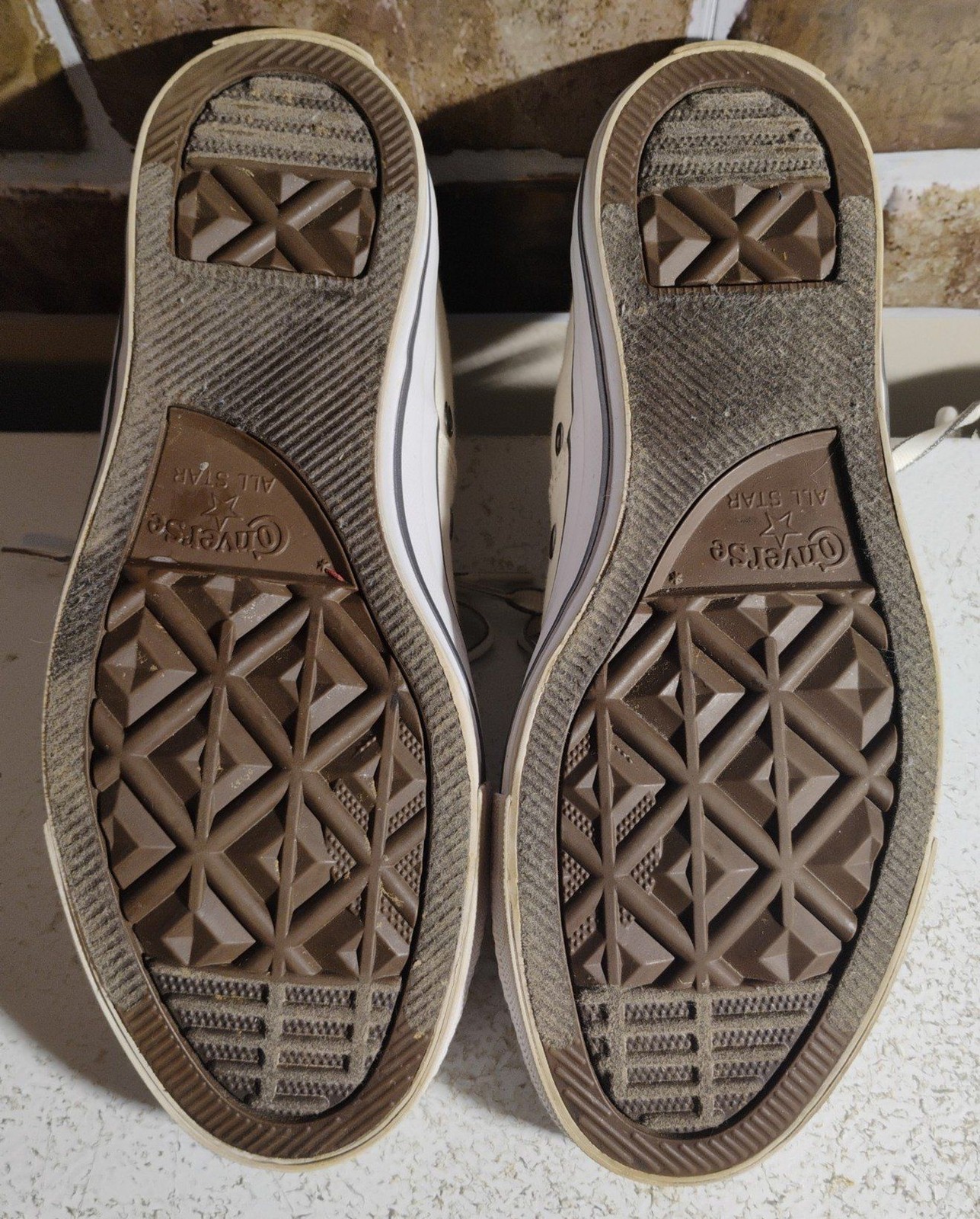Converse All Star Size 7 - image 9