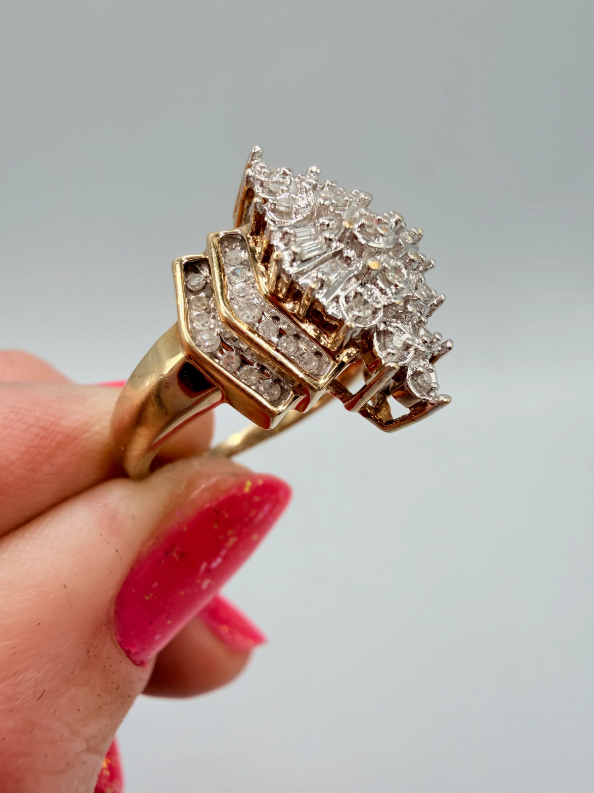 Solid 10K Yellow Gold Ring with Diamond Cluster S… - image 4