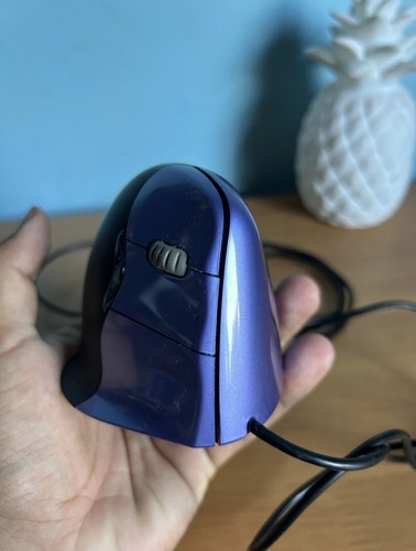 Evoluent VM4S USB Wired Vertical Mouse 4 Purple Right Hand Small Pre-owned - Photo 3/6