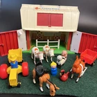 Vtg 1986 Fisher Price Little People Farm Barn #2501 Moo Sound & Accessories Lot