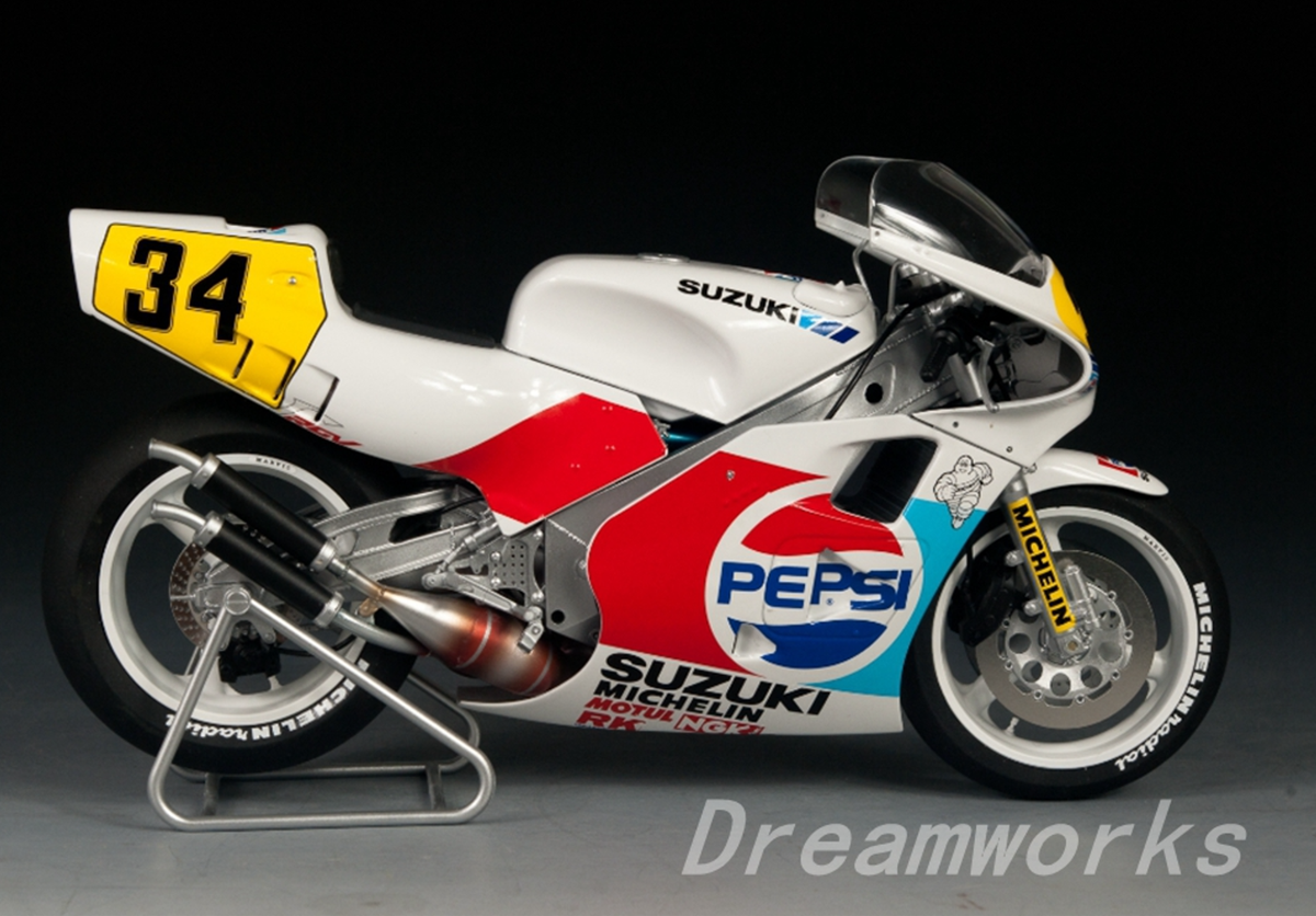 Award Winner Built Fujimi 1/12 Suzuki RGV-Gamma XR74 Moto GP Team