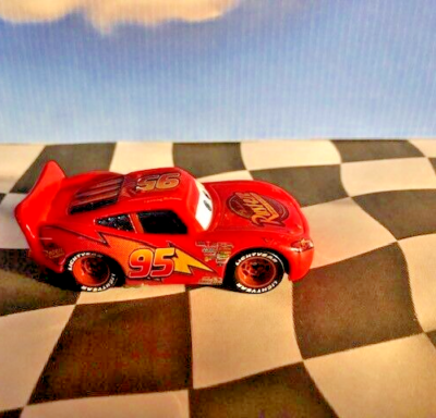 激レア ライトニング・マックィーン ミニカー 95 Rust-eze DISNEY
