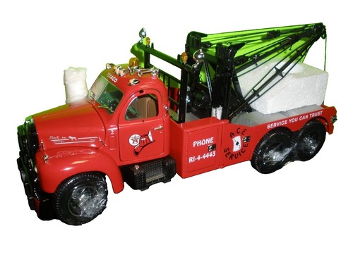 Revell 6393 1/25 Scale SnapTite 1977 GMC Wrecker Tow Truck Plastic