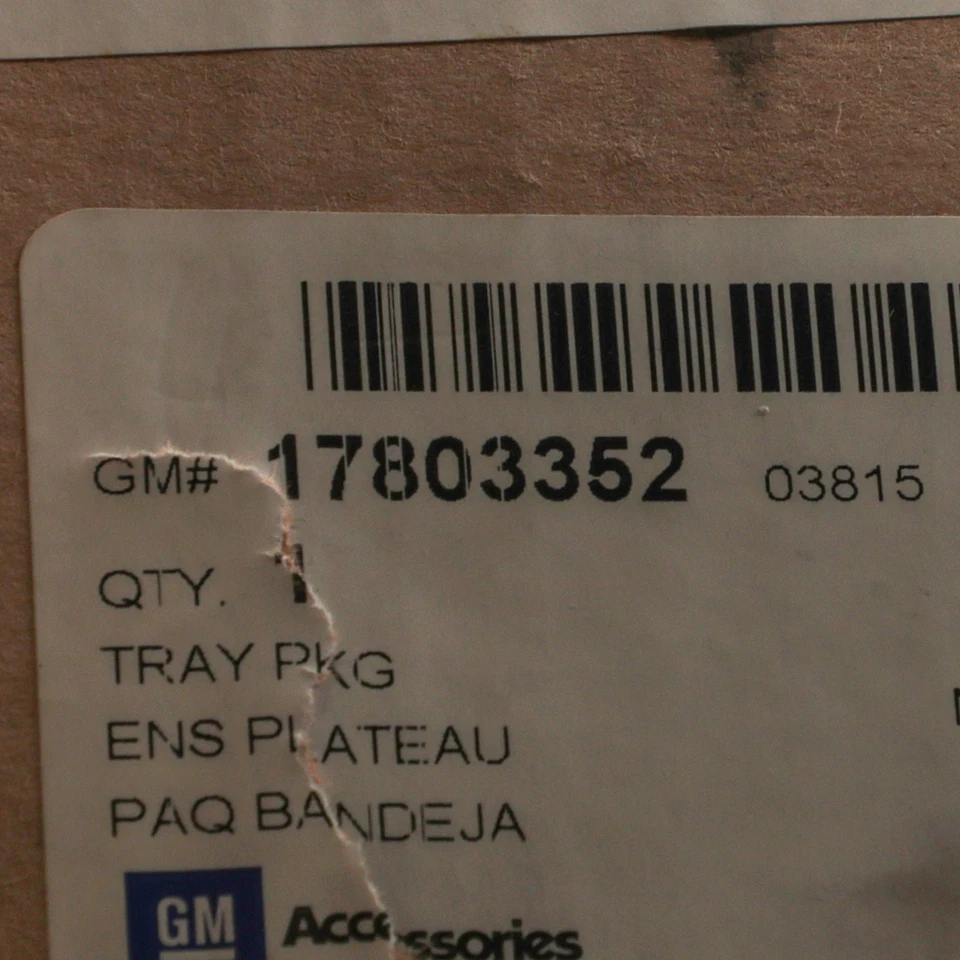 Revestimiento de bandeja de área de carga trasera negro OEM NUEVO con logotipo de pajarita 07-14 Tahoe 17803352 Foto 3 de 3