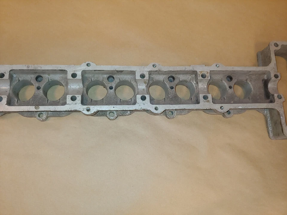 Оригинальный корпус распределительного вала головки блока цилиндров Jaguar XKE XJ12 XJS V12 P291190 - Изображение 3 из 4