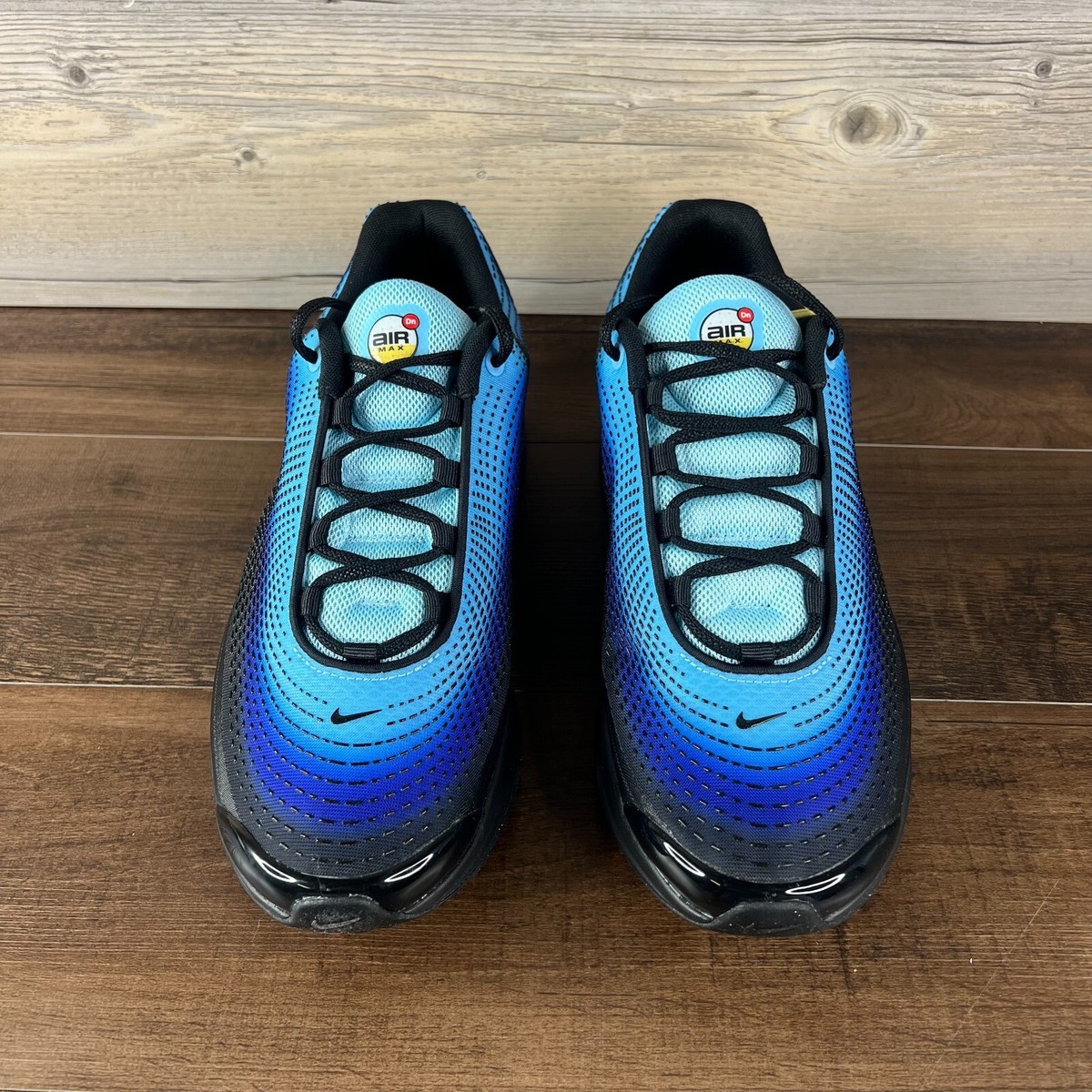 Nike Air Max DN SE Mens Size 10.5 Sky Blue Hyper Blue Black