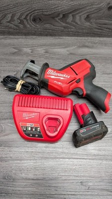 MILWAUKEE TOOLS 2520-20 HACKZALL W BATTERY AND CHARGER (B06013232)