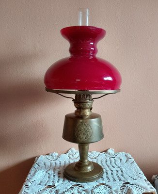 alte seltene große  rote Glas/Messing  Petroleumlampe /Öllampe  GH: 53cm  