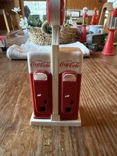 Coca Cola Salt And Pepper Shakers Gas Station Vending Machine Set 1993 Vintage
