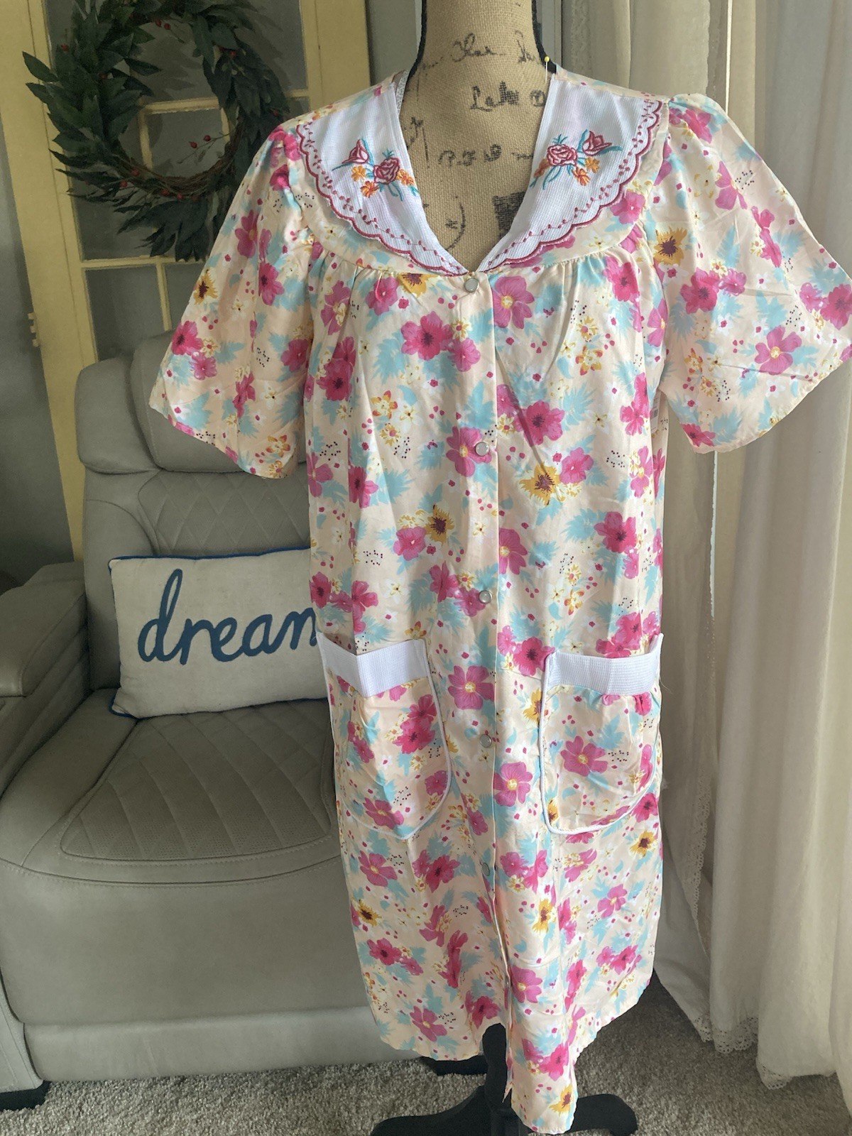 NUEVO CON ETIQUETAS, Talla XL Bata Mujer Luz/Verano O Meu Meu. Hermoso.