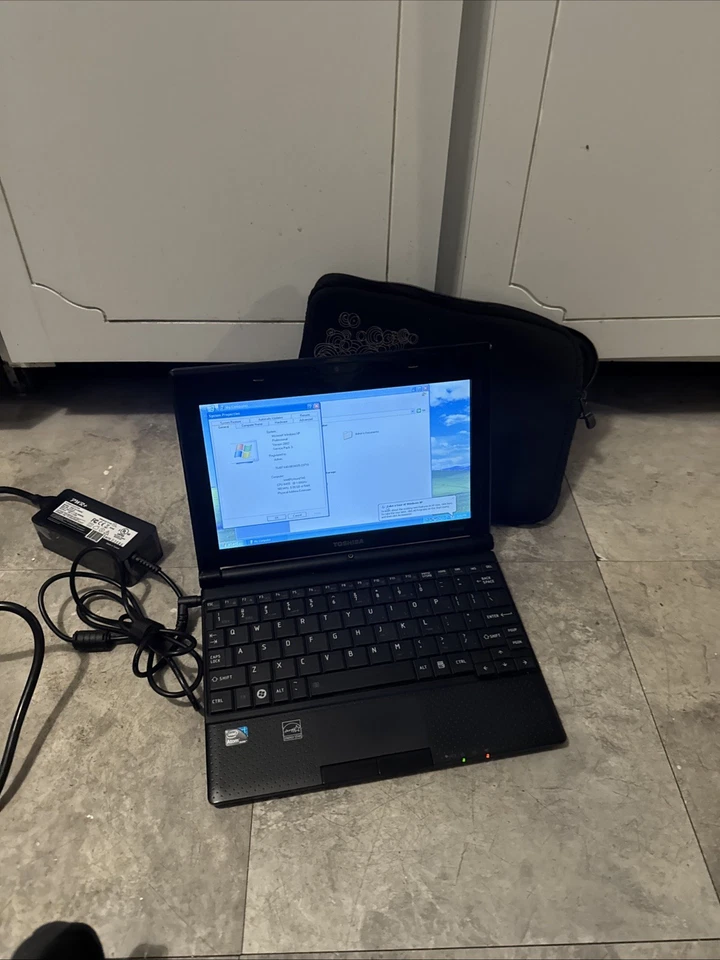 Toshiba Satellite NB-505/500BL 10.1 Laptop Windows XP 250GB HDD 1GB Ram Netbook - Image 2 of 4