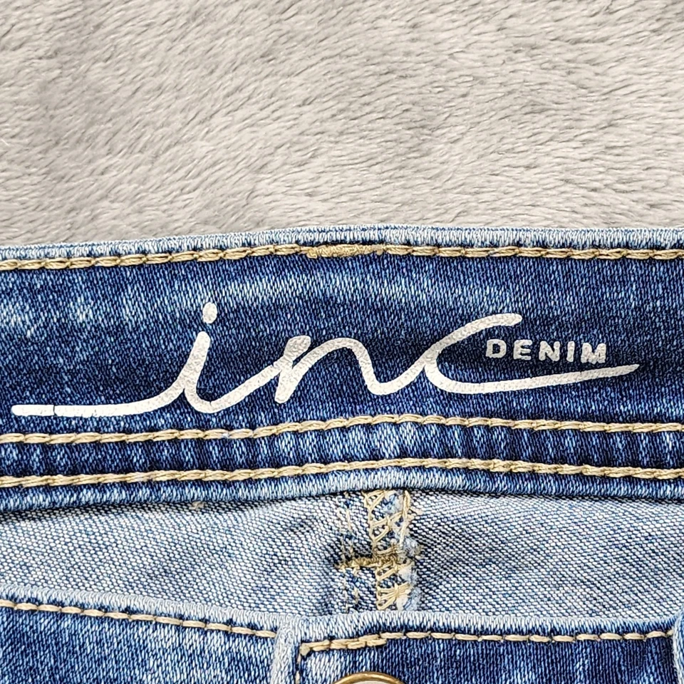 Pantalones de mezclilla INC International Concepts para mujer 4PS CORTOS azules calce regular corte bota pierna Foto 4 de 4