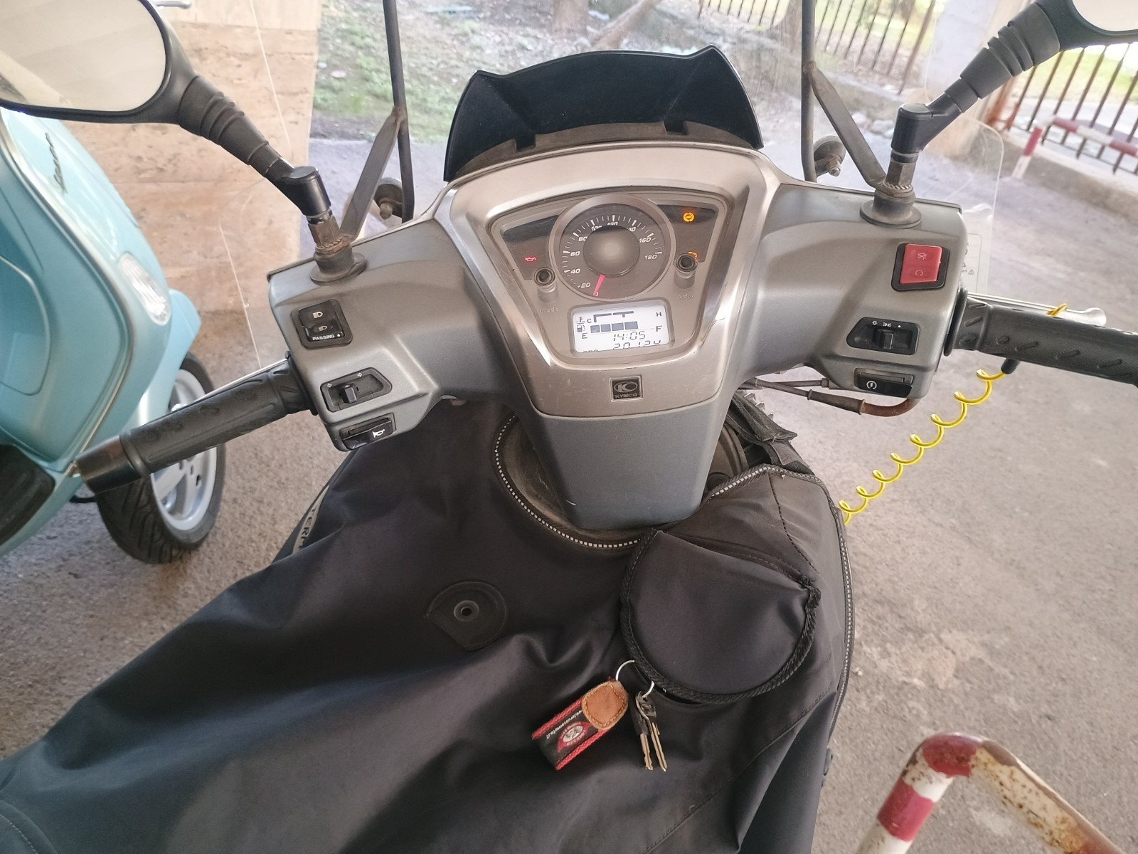 scooter Kymco people 300 GTI usato foto 4