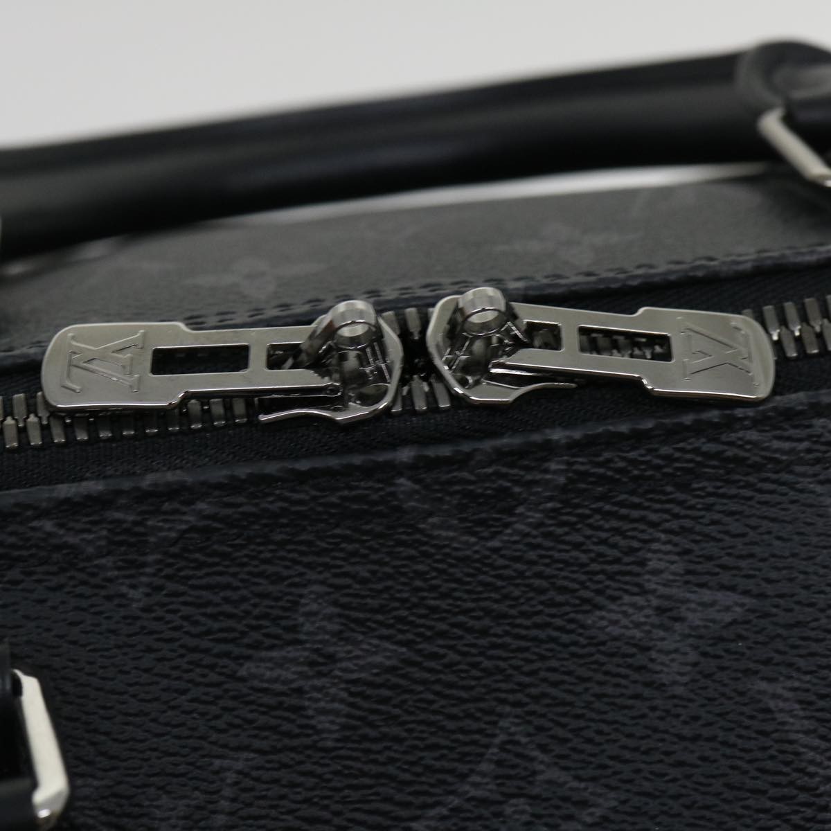 LOUIS VUITTON Eclipse Split Keepall Bandouliere 5… - image 9