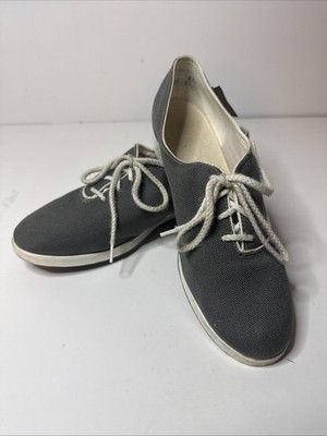 VINTAGE WOMENS BRUNSWICK BOWLING SHOES GRAY CANVAS  SZ 6 M USA made