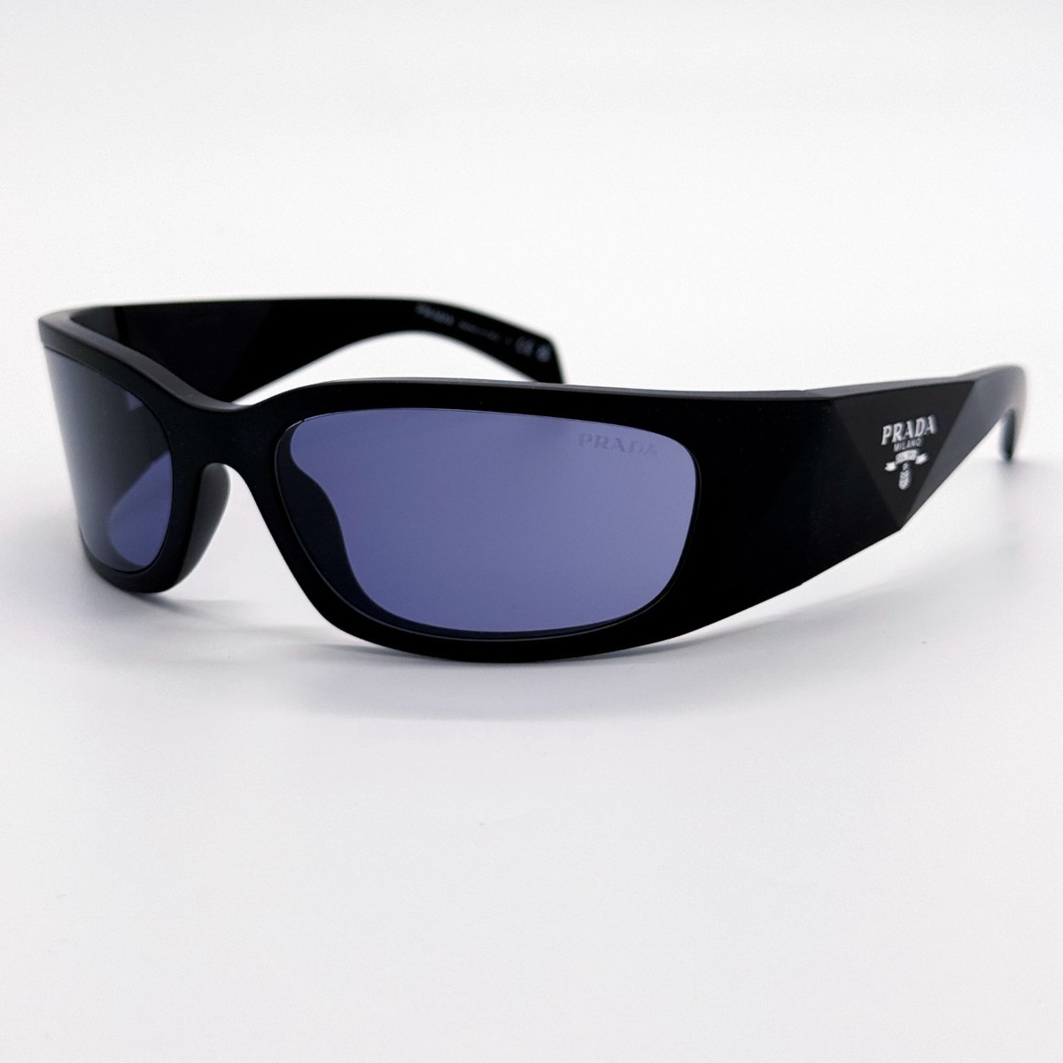 お*ぎ様 PRADA ブラックサングラス ダークブルーレンズ NEW PRADA SUNGLASSES PRA19S 1BO40G BLACK/BLUE UNISEX EYEWEAR PR