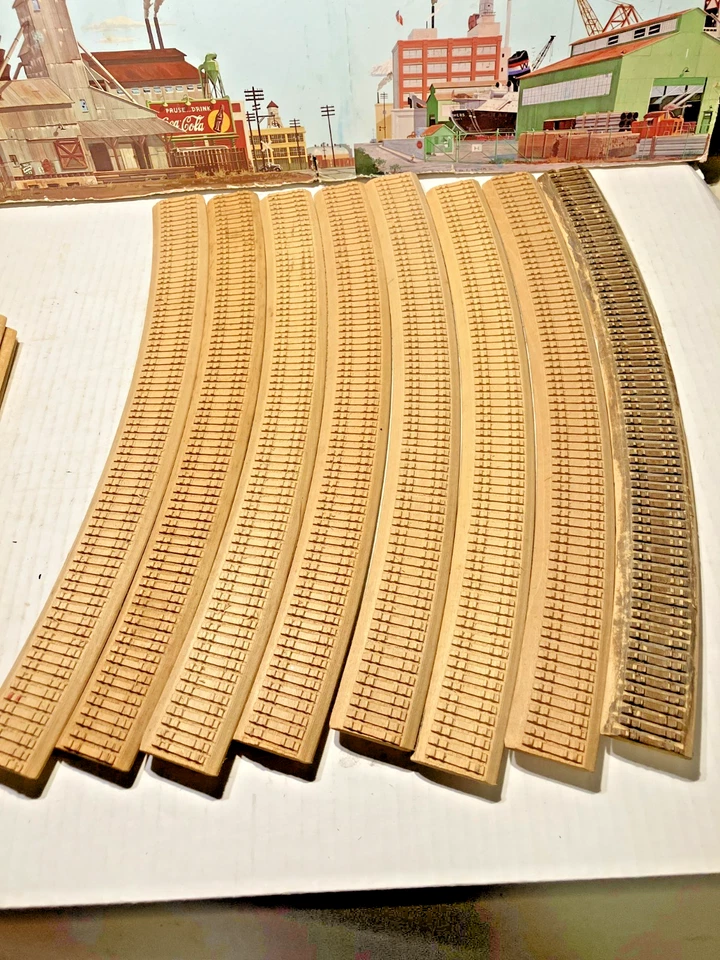 (8) VINTAGE TRU-SCALE HO WOODEN ROADBED 36" - Image 2 of 3