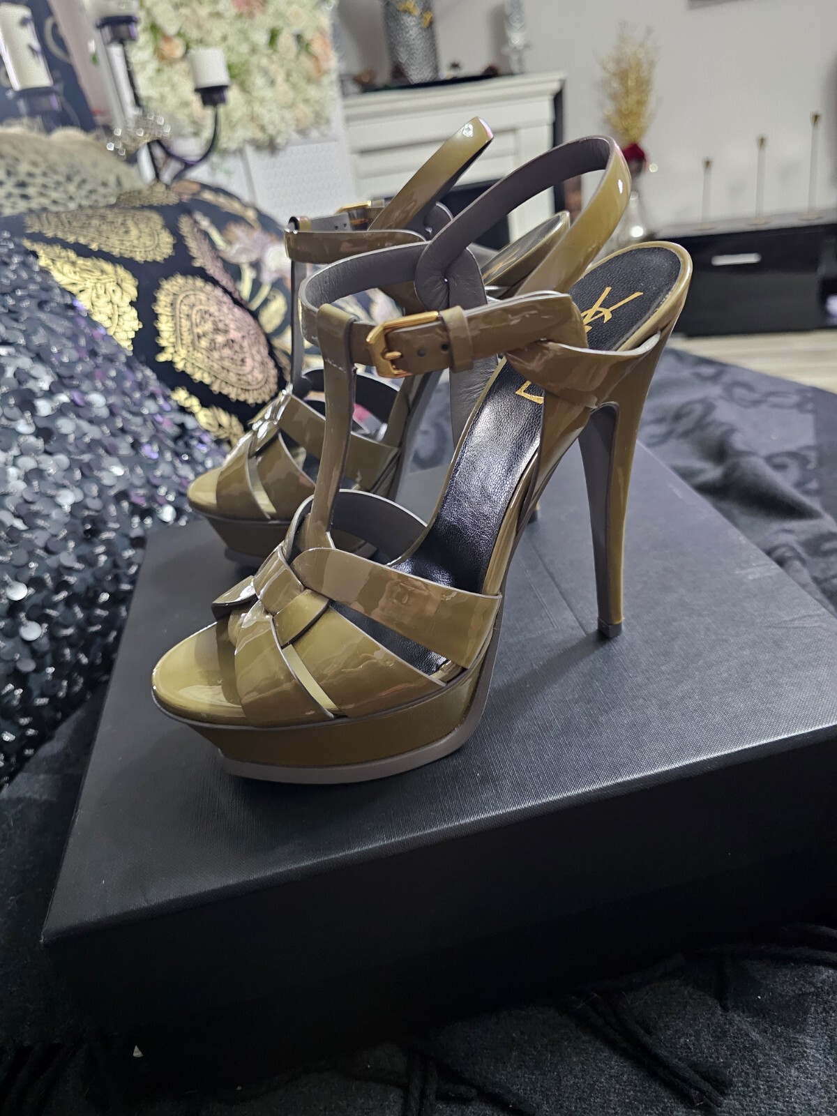 SANDALI SAINT LAURENT YSL Tribute cinturino a T taglia 37 nuovi pelle verniciata verde oliva