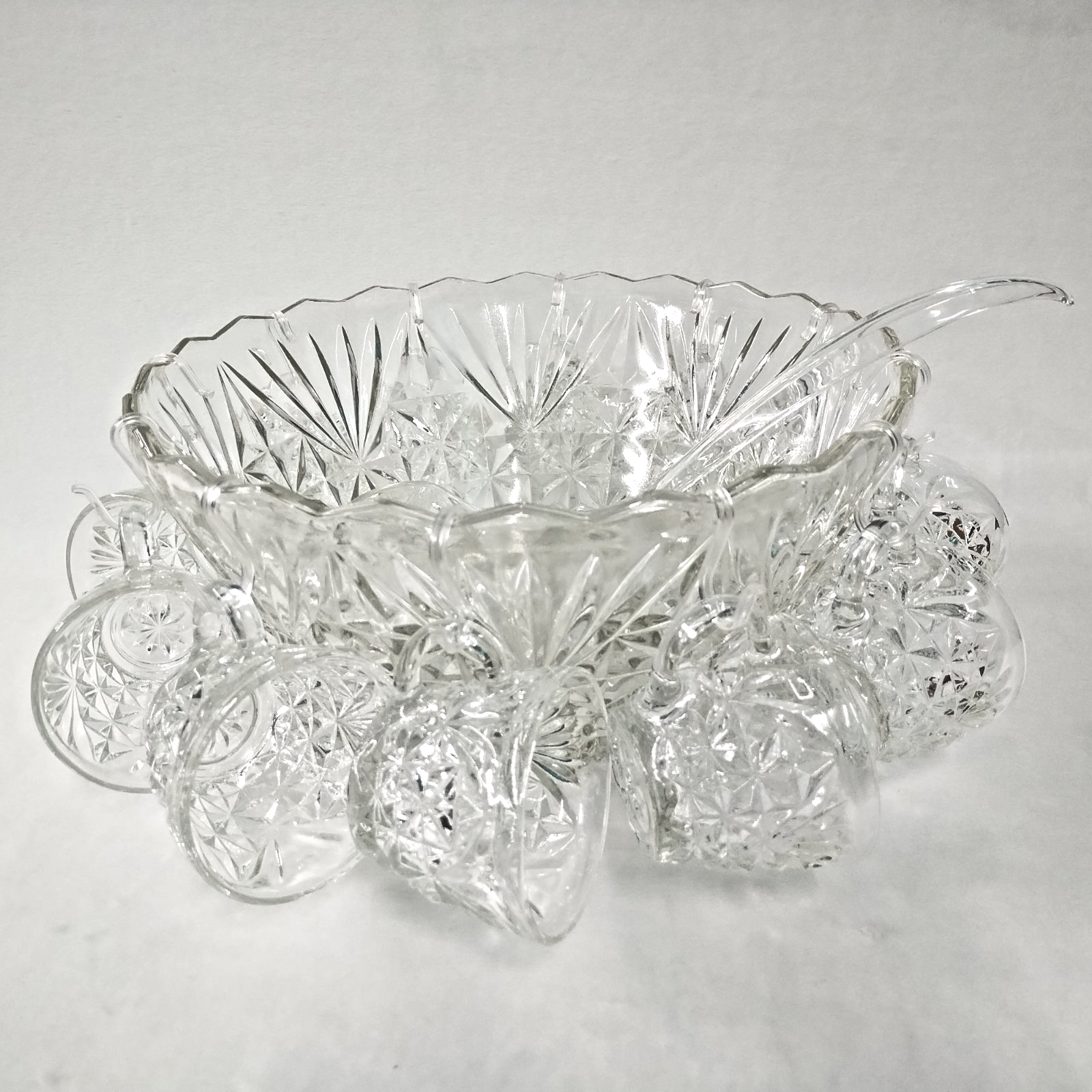 Vintage 1970s Anchor Hocking 26-Piece Arlington Punch Bowl Set with Original Box