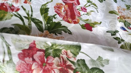 VICTORIAN CHINTZ PRINT FLORAL DAMASK IVORY POLY COTTON FABRIC 60" By the Yard - Picture 7 of 9
