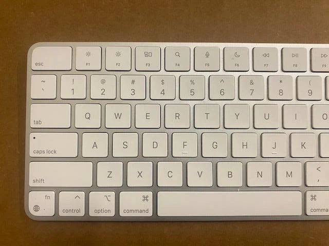 Apple A2450 Magic Wireless Bluetooth Keyboard MK2A3LL/A with Lock Key Lightning - Image 2 of 4