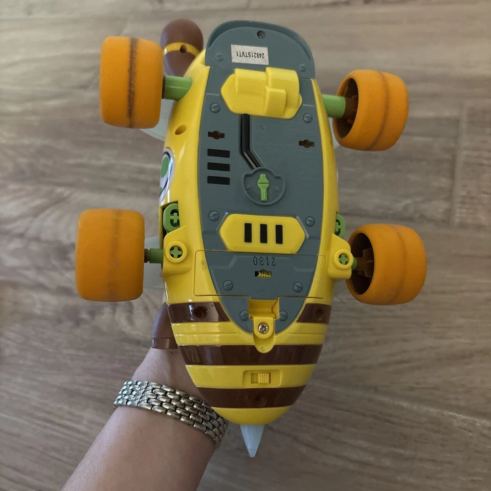 Carrera RC Mario Kart Yoshi Bumble V Remote Control Car Nintendo No Remote - Image 3 of 4