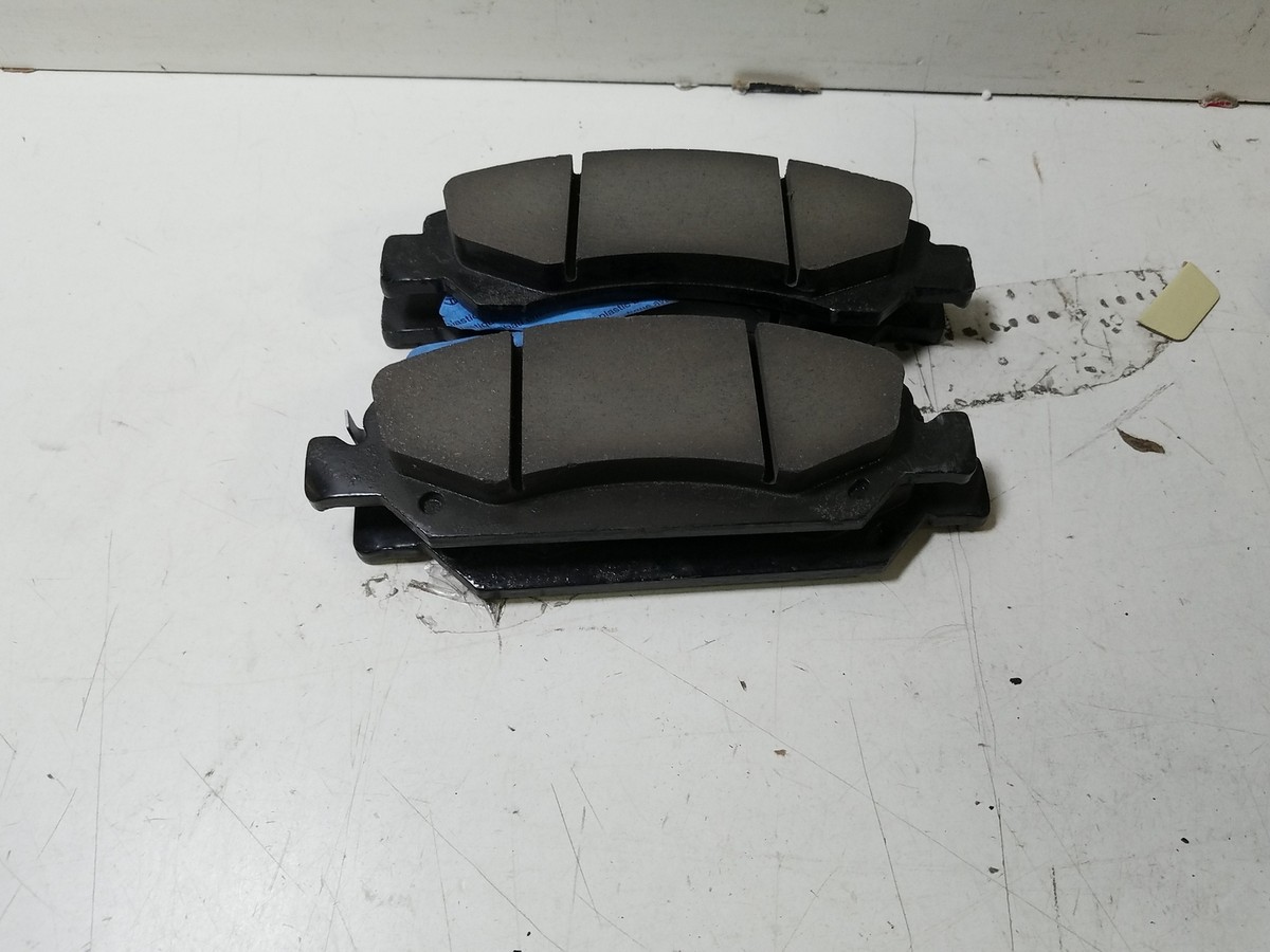 2011-2020 GM Front Disc Brake Pad Set With Clips And Shims 84233325