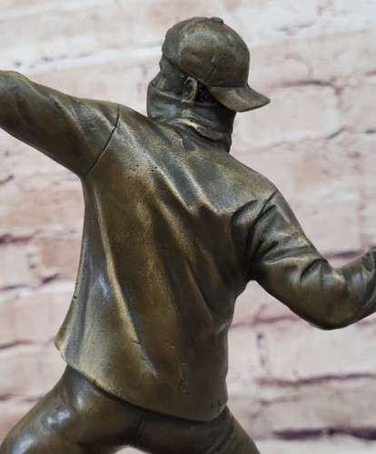 Handmade BRONZE Flower Thrower Statue by Banksy Unknow Artist Gift Figure - Picture 9 of 10