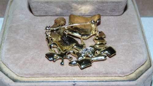 VINTAGE DANECRAFT GOLD TONE TGIF WOMEN SETTING AT HER COMPUTER BROCH PIN - Picture 6 of 9