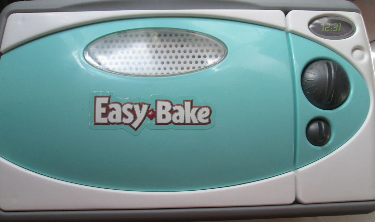 Hasbro Easy Bake Oven & Snack Center in Blue (Missing Mixes) 2007