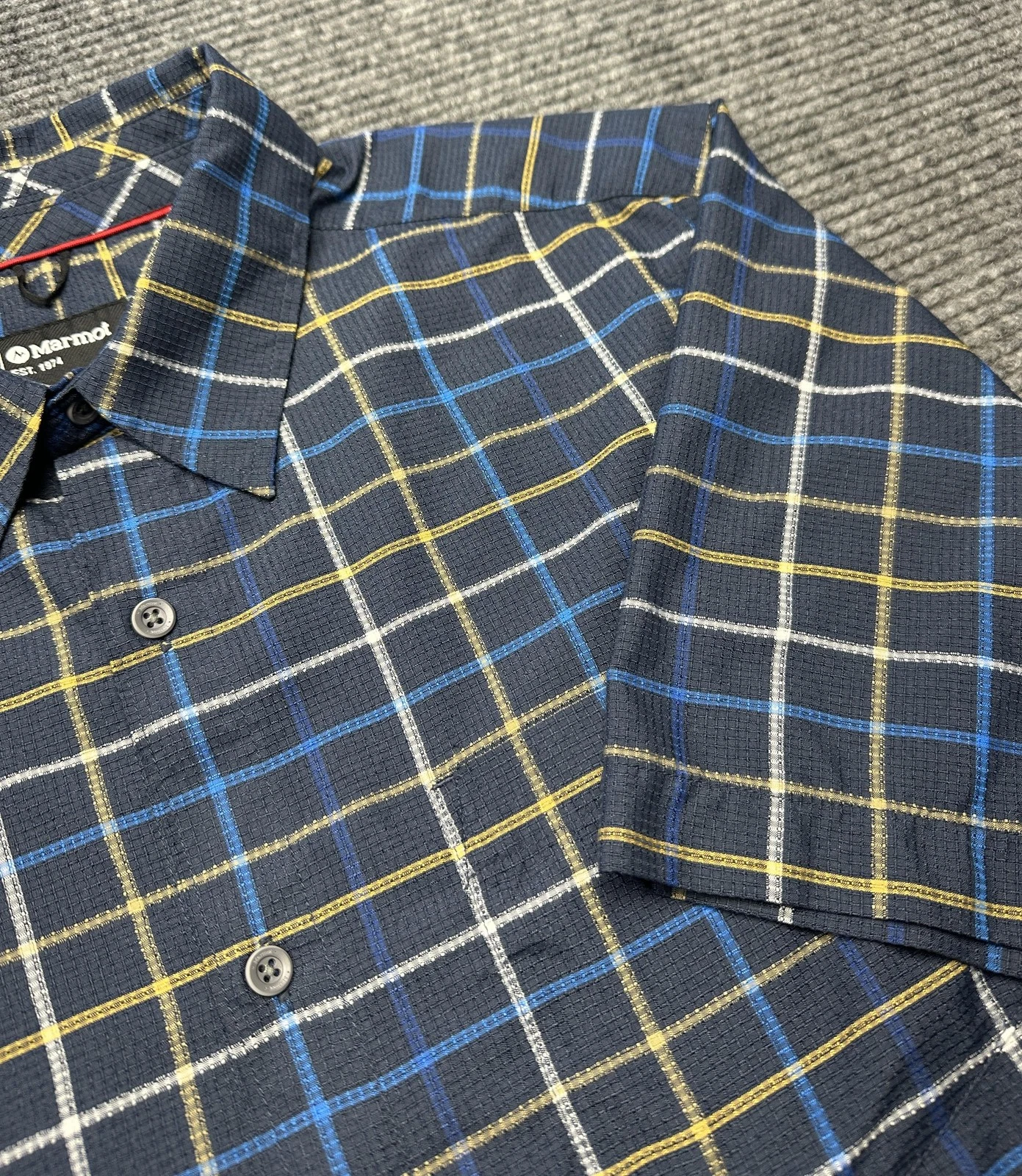 Marmot Shirt Mens Large Blue Plaid Short Sleeve Button Up Outdoor Hiking Casual